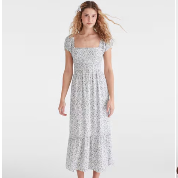 Aeropostale Dresses & Skirts - Floral Square-Neck Smocked Midi Dress